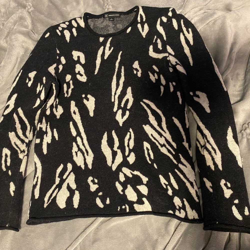 Long Sleeve Black and White Sweater